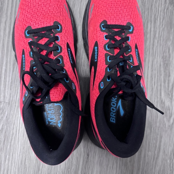 Brooks ghost running shoes - Picture 1 of 3